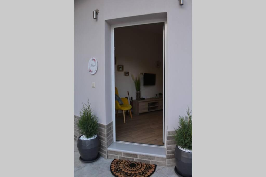 Marieli Apartment Perama  ภายนอก รูปภาพ
