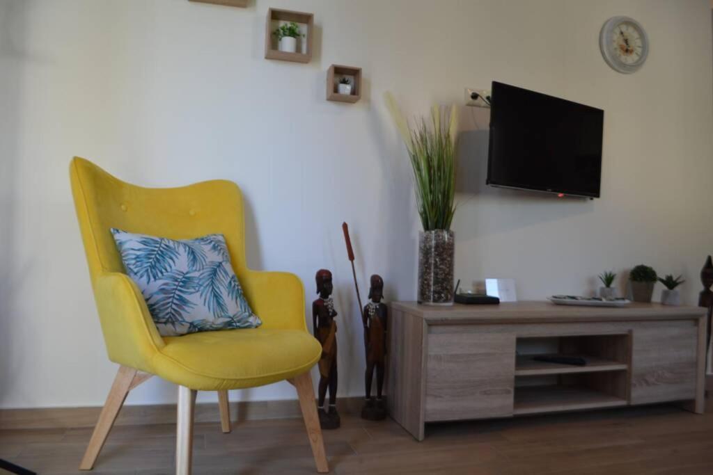 Marieli Apartment Perama  ภายนอก รูปภาพ