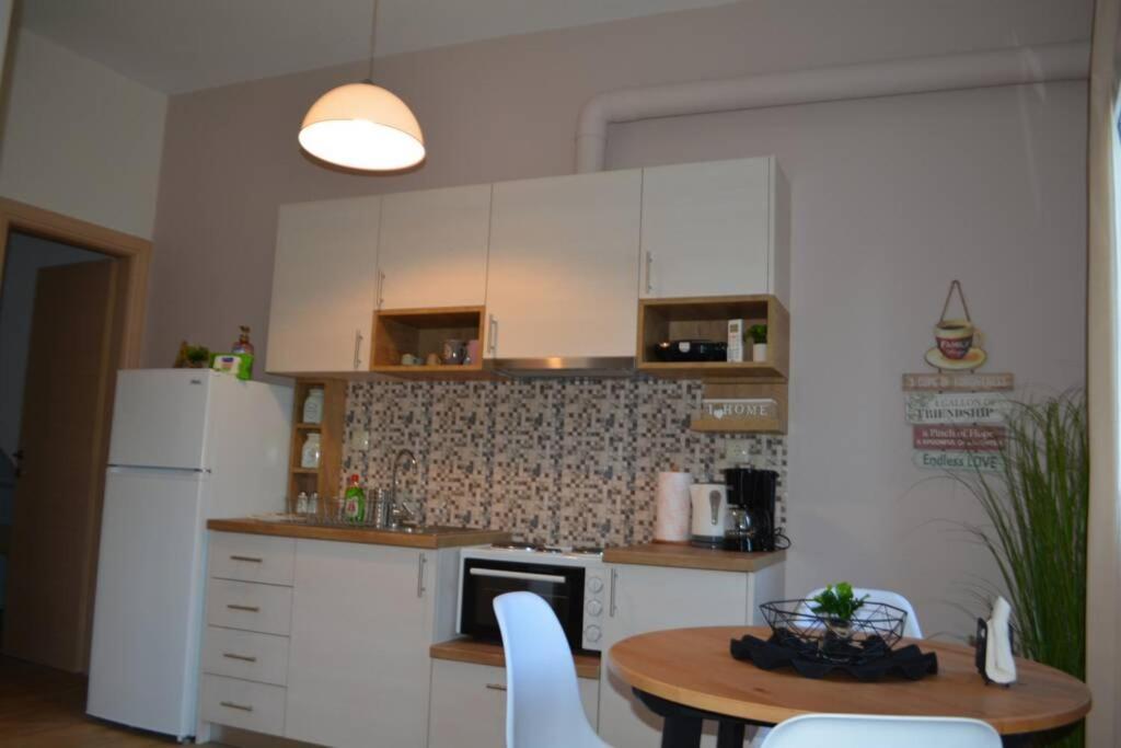 Marieli Apartment Perama  ภายนอก รูปภาพ